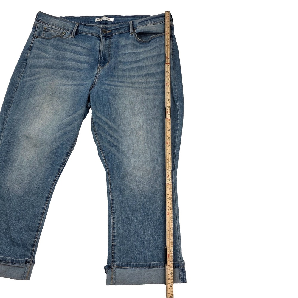 Signature by Levi Jeans Women 18 W34 Blue Denim Capri Mid-Rise Stretch Faded - Picture 7 of 10